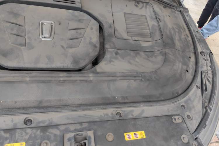 Used Bestune T99 2020 20TD Automatic Prestige Edition Engine Bay Left