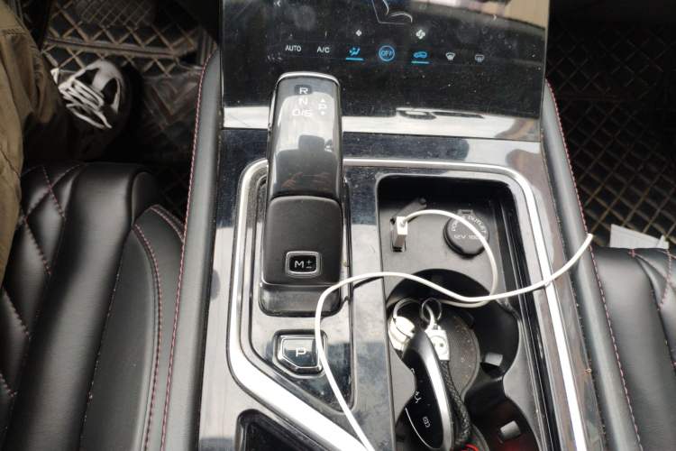 Used Bestune T99 2020 20TD Automatic Premium Edition Gear Lever