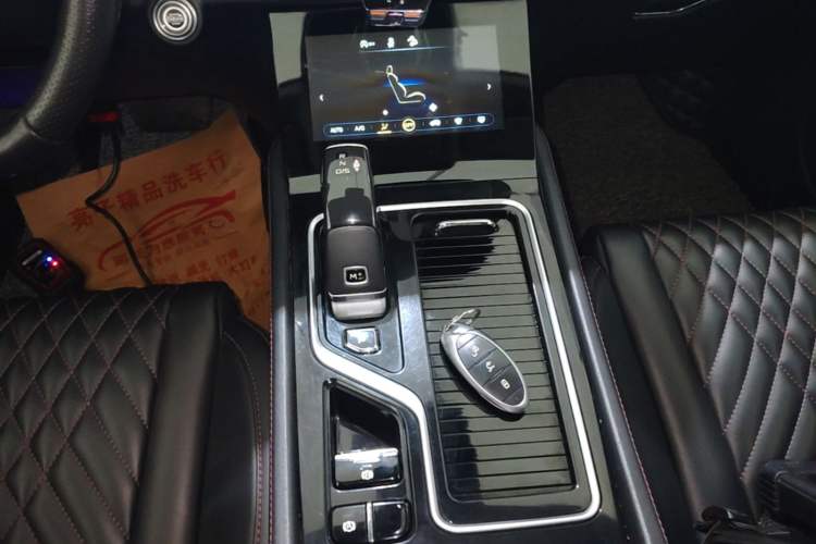 Used Bestune T99 2020 20TD Automatic Luxury Edition Gear Lever