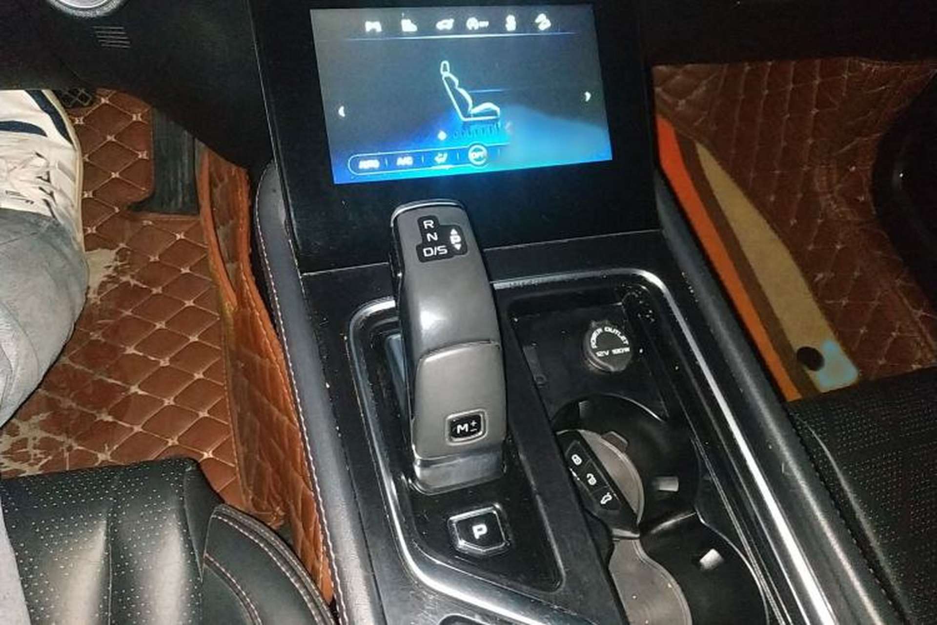 Used Bestune T99 2020 20TD Automatic Sport Premium Edition Gear Lever