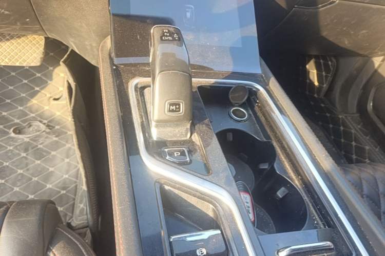 Used Bestune T99 2020 20TD Automatic Premium Edition Gear Lever
