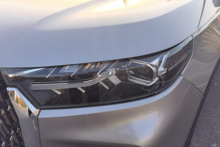 Used Bestune T99 2020 20TD Automatic Premium Edition Left Front Headlight