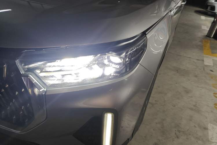 Used Bestune T99 2020 20TD Automatic Luxury Edition Left Front Headlight