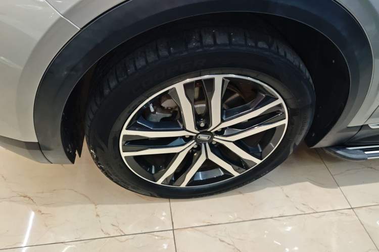 Used Bestune T99 2020 20TD Automatic Premium Edition Left Front Wheel Hub