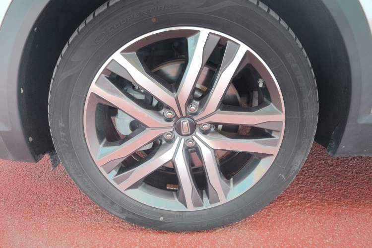 Used Bestune T99 2020 20TD Automatic Luxury Edition Left Front Wheel Hub