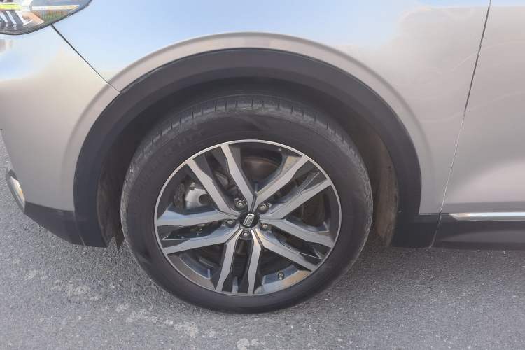 Used Bestune T99 2020 20TD Automatic Premium Edition Left Front Wheel Hub