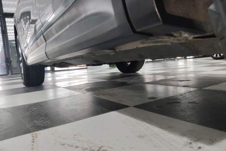 Used Bestune T99 2020 20TD Automatic Sport Premium Edition Left Side Sill
