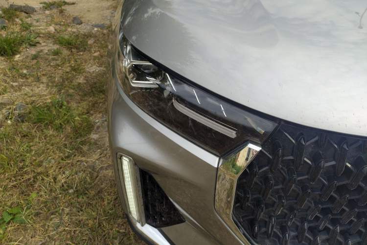 Used Bestune T99 2020 20TD Automatic Sport Premium Edition Right Front Headlight