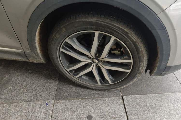 Used Bestune T99 2020 20TD Automatic Prestige Edition Right Front Wheel Hub