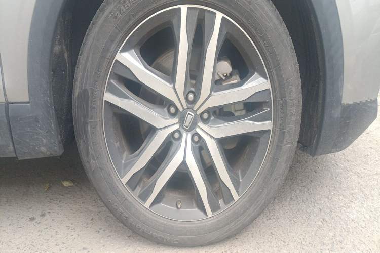 Used Bestune T99 2020 20TD Automatic Premium Edition Right Front Wheel Hub