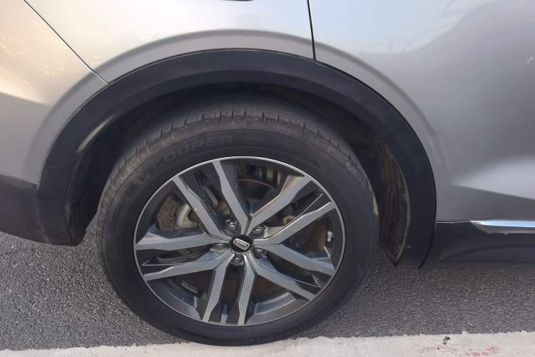 Used Bestune T99 2020 20TD Automatic Premium Edition Right Rear Wheel Hub