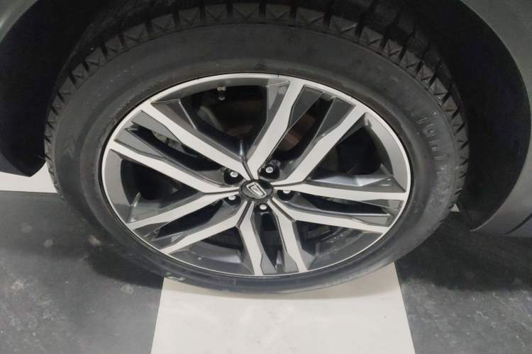 Used Bestune T99 2020 20TD Automatic Sport Premium Edition Right Rear Wheel Hub