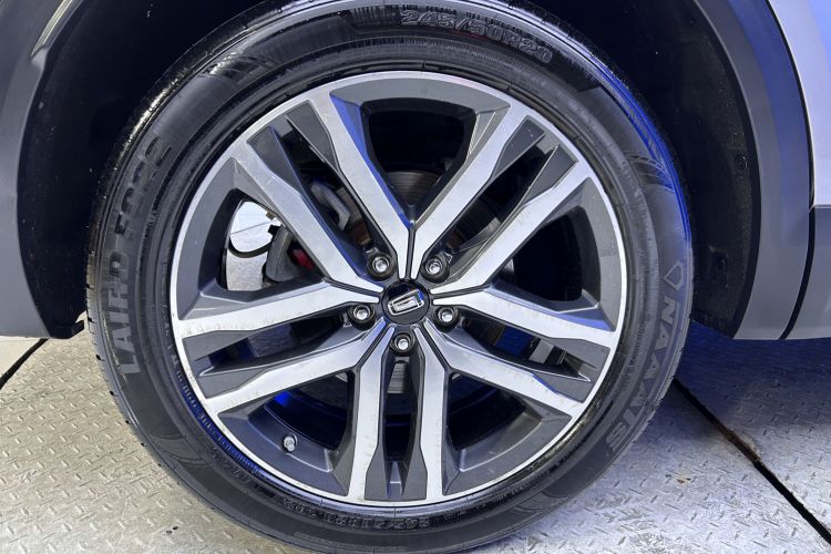 Used Bestune T99 2020 20TD Automatic Premium Edition Right Rear Wheel Hub