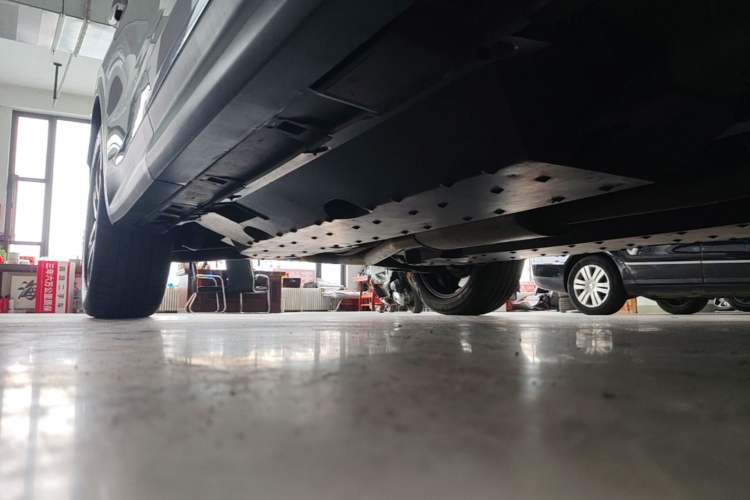 Used Bestune T99 2020 20TD Automatic Luxury Edition Right Side Sill