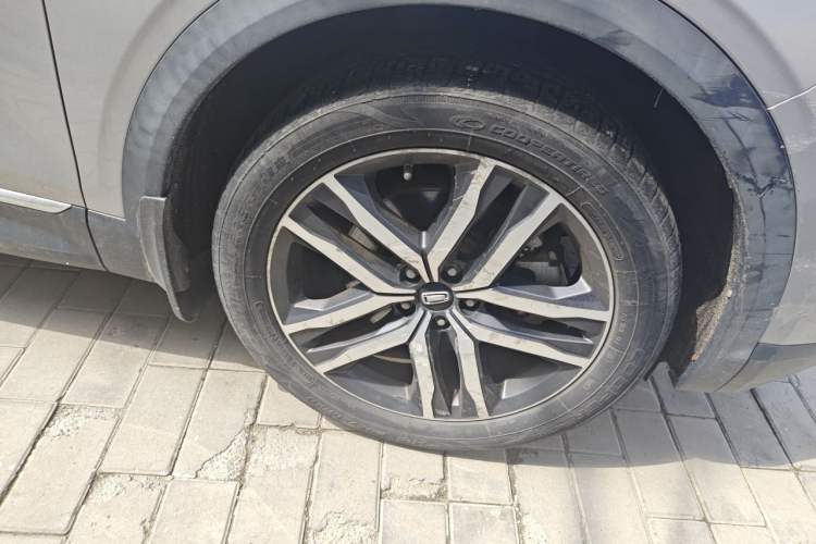 Used Bestune T99 2020 20TD Automatic Premium Edition Right Front Wheel Hub