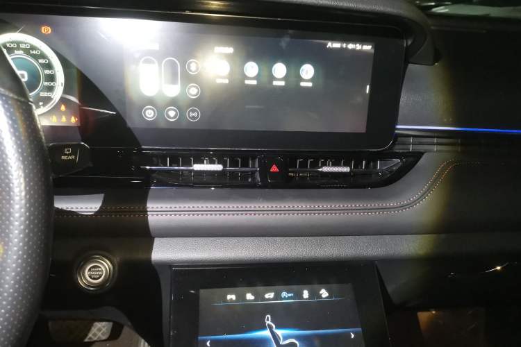 Used Bestune T99 2020 20TD Automatic Premium Edition Audio And AC Panel