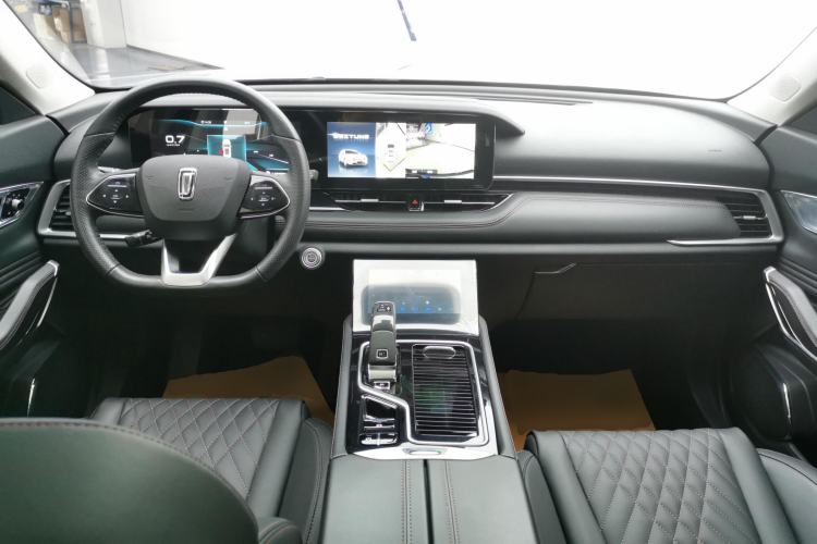 Used Bestune T99 2020 20TD Automatic Premium Edition Center Console