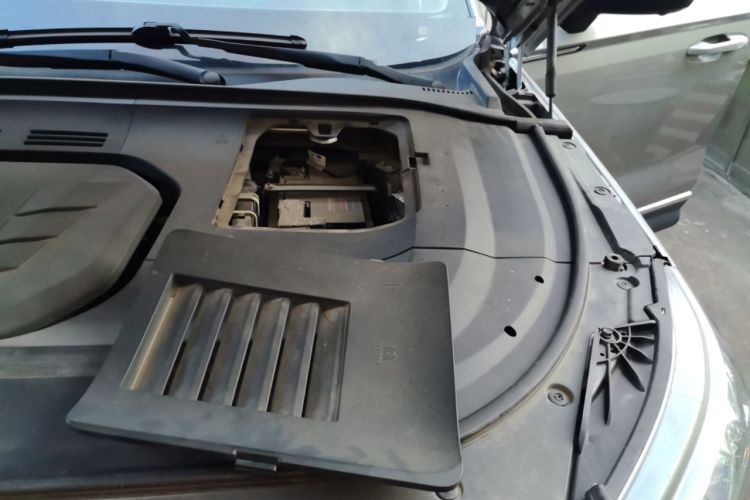Used Bestune T99 2020 20TD Automatic Premium Edition Engine Bay Left