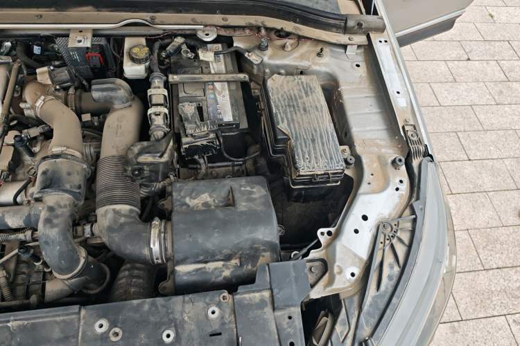 Used Bestune T99 2020 20TD Automatic Premium Edition Engine Bay Left