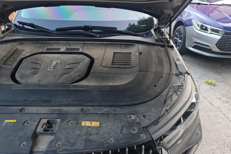 Used Bestune T99 2020 20TD Automatic Premium Edition Engine Bay Left