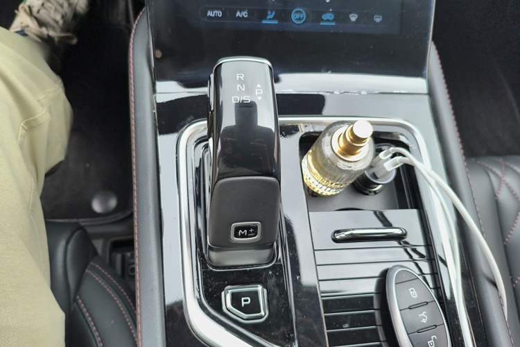 Used Bestune T99 2020 20TD Automatic Premium Edition Gear Lever