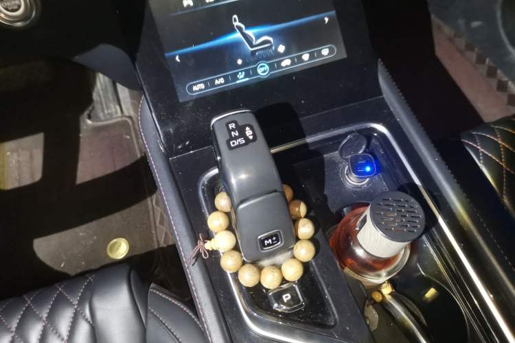 Used Bestune T99 2020 20TD Automatic Premium Edition Gear Lever