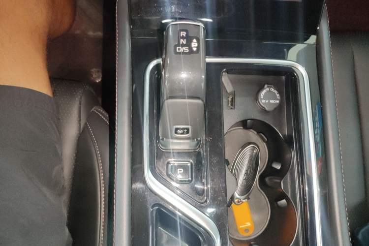 Used Bestune T99 2020 20TD Automatic Sport Premium Edition Gear Lever