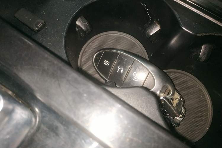 Used Bestune T99 2020 20TD Automatic Luxury Edition Interior 1