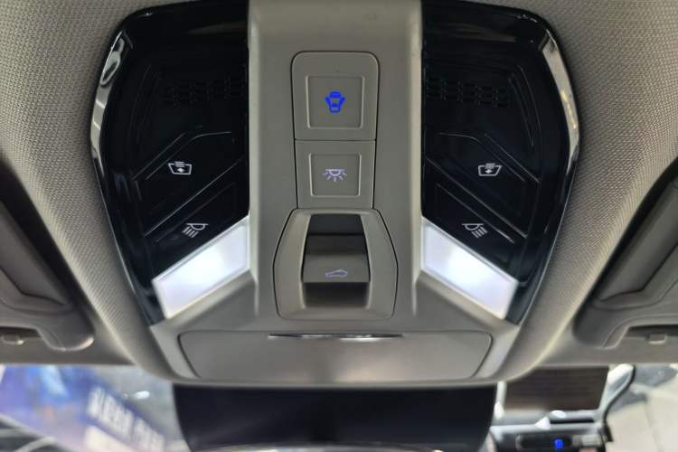 Used Bestune T99 2020 20TD Automatic Sport Premium Edition Interior 12