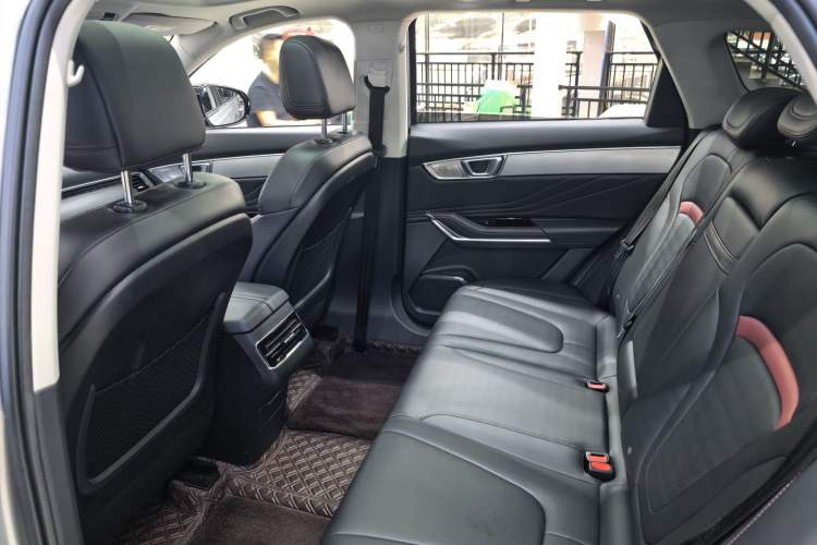 Used Bestune T99 2020 20TD Automatic Sport Premium Edition Interior 14