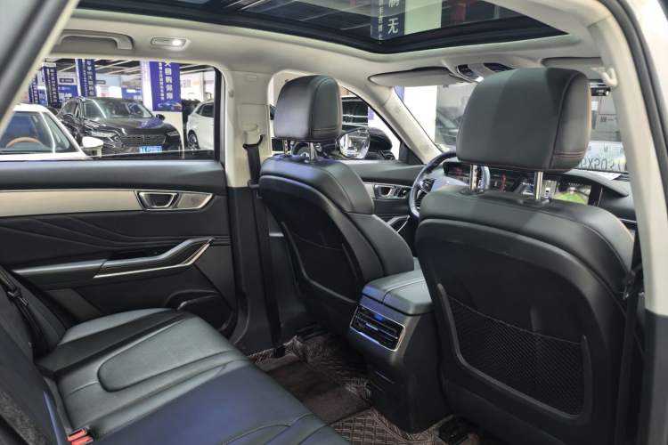 Used Bestune T99 2020 20TD Automatic Sport Premium Edition Interior 3