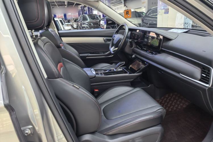 Used Bestune T99 2020 20TD Automatic Sport Premium Edition Interior 7