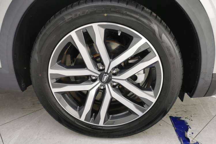 Used Bestune T99 2020 20TD Automatic Premium Edition Left Front Wheel Hub