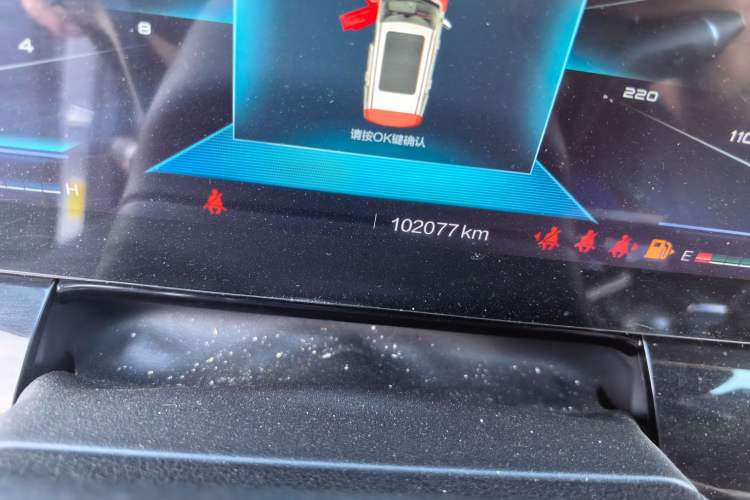 Used Bestune T99 2020 20TD Automatic Flagship Model Odometer Close Up