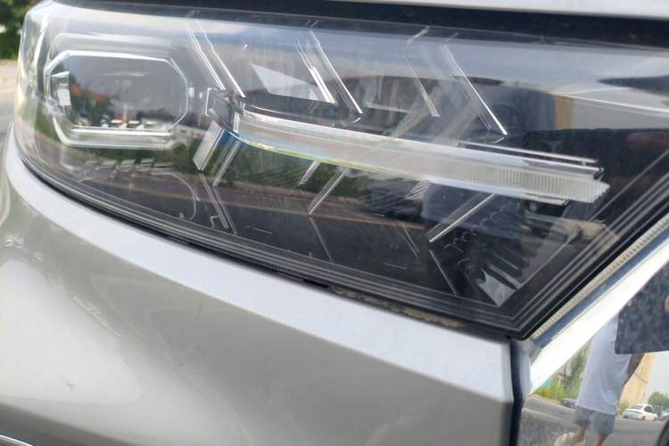 Used Bestune T99 2020 20TD Automatic Sport Premium Edition Right Front Headlight
