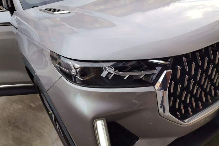 Used Bestune T99 2020 20TD Automatic Premium Edition Right Front Headlight