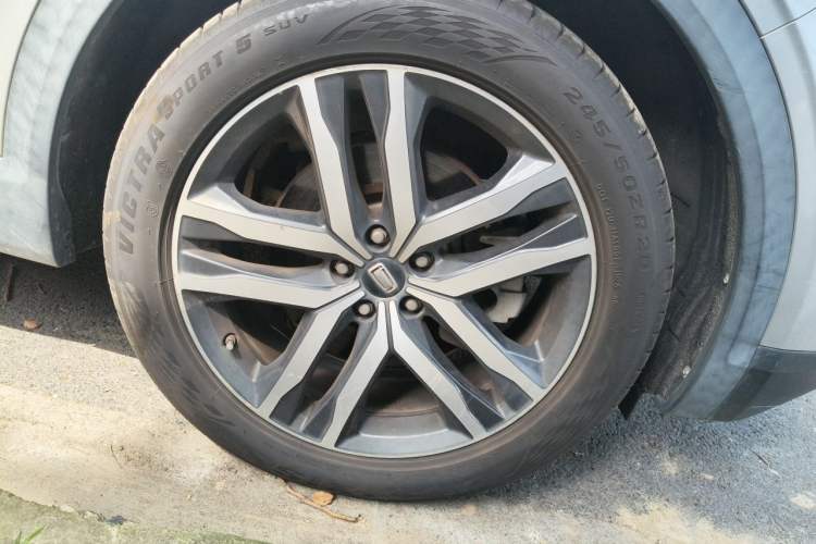 Used Bestune T99 2020 20TD Automatic Luxury Edition Right Front Wheel Hub