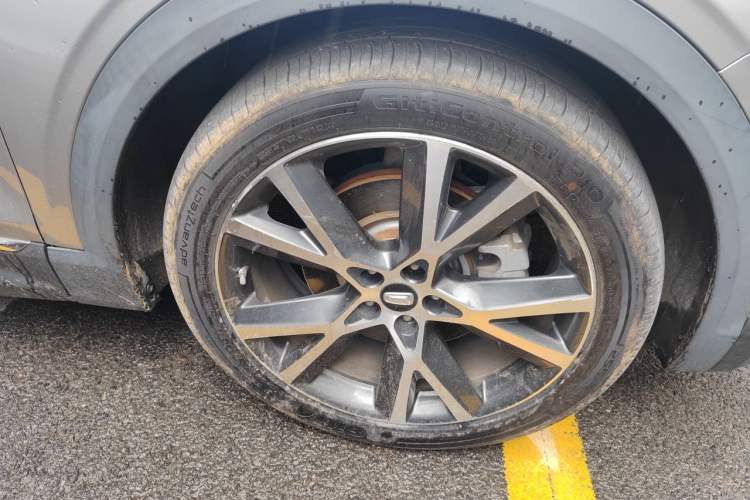 Used Bestune T99 2020 20TD Automatic Flagship Model Right Front Wheel Hub