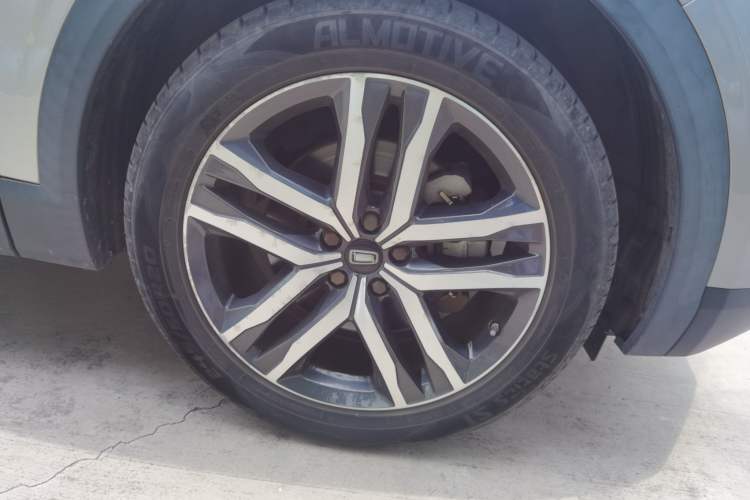 Used Bestune T99 2020 20TD Automatic Premium Edition Right Front Wheel Hub