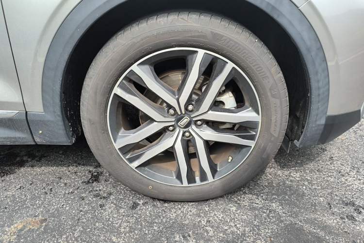 Used Bestune T99 2020 20TD Automatic Premium Edition Right Front Wheel Hub