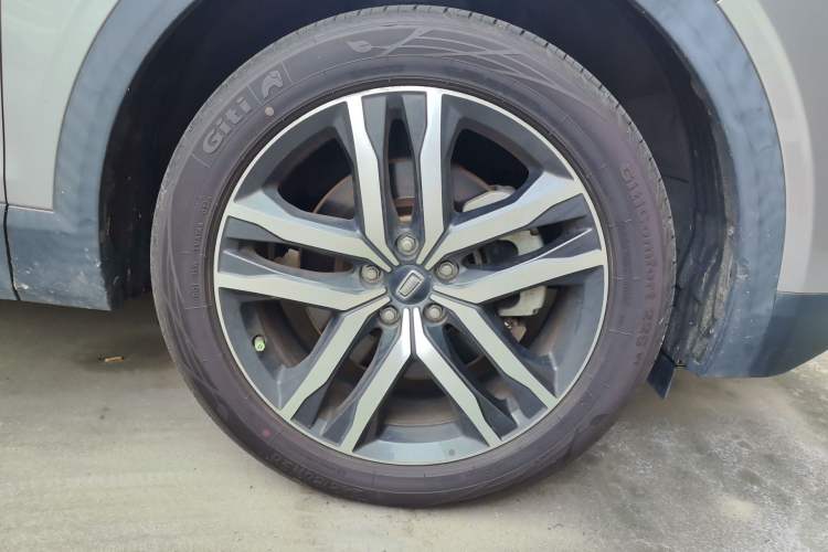 Used Bestune T99 2020 20TD Automatic Premium Edition Right Front Wheel Hub