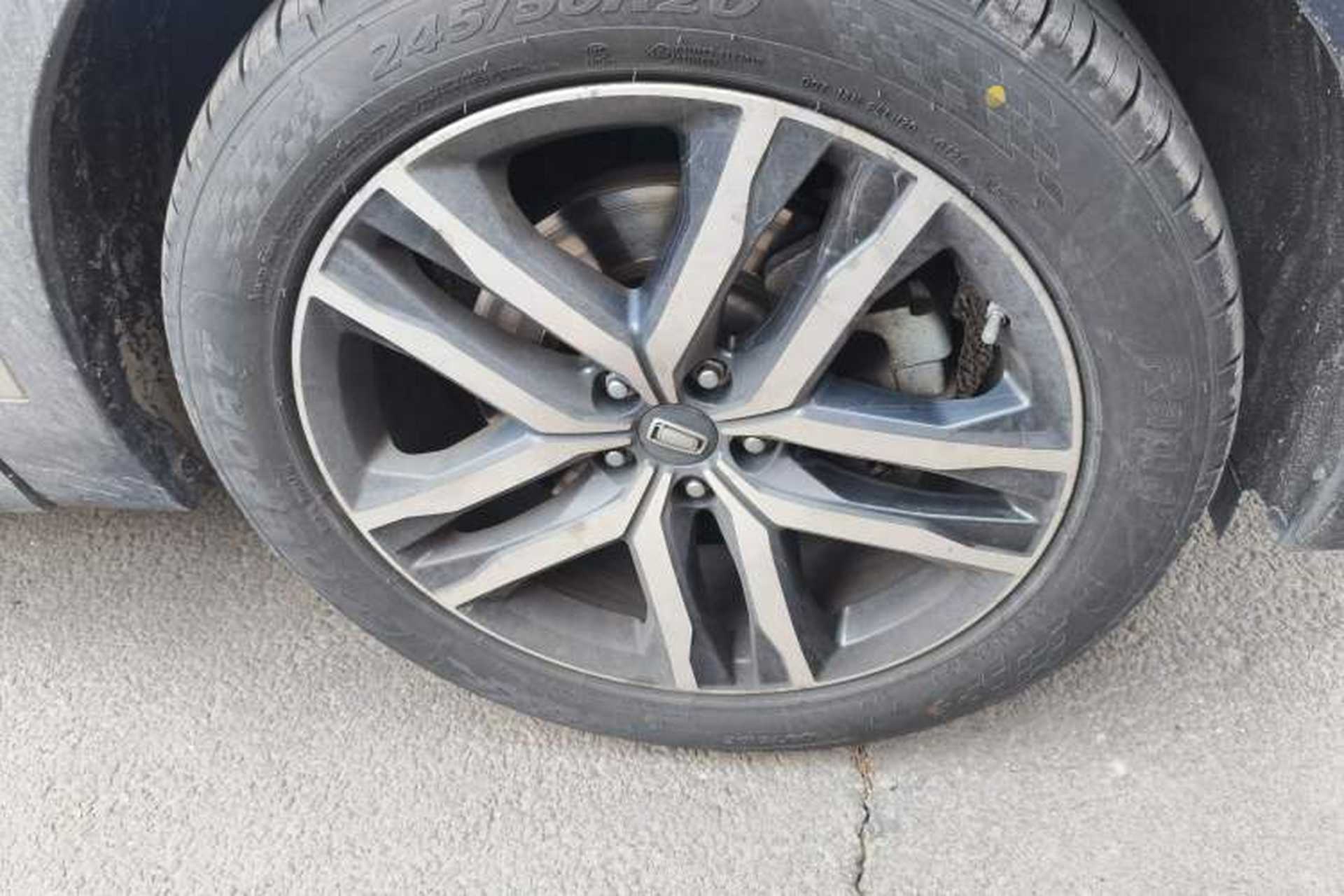 Used Bestune T99 2020 20TD Automatic Sport Premium Edition Right Front Wheel Hub
