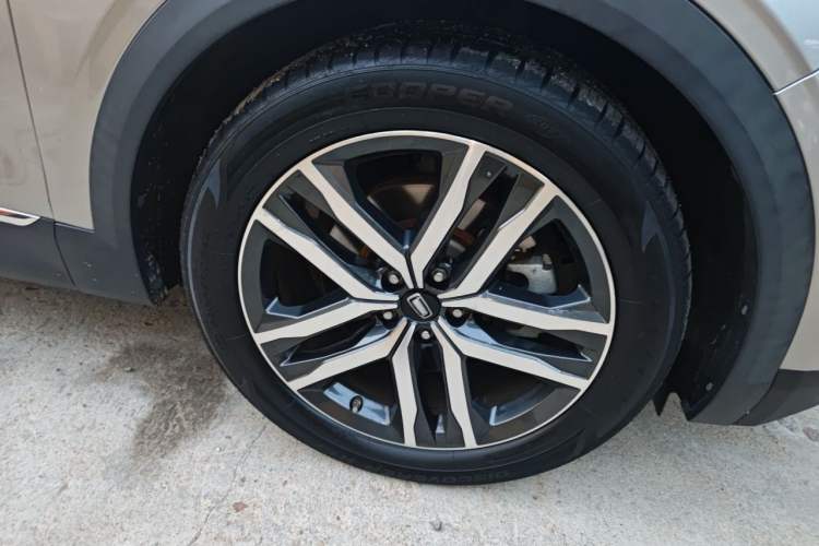 Used Bestune T99 2020 20TD Automatic Premium Edition Right Front Wheel Hub