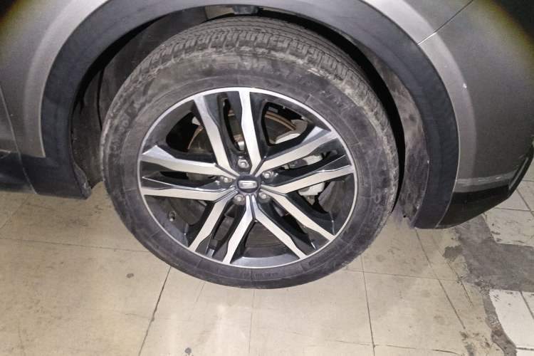 Used Bestune T99 2020 20TD Automatic Luxury Edition Right Front Wheel Hub