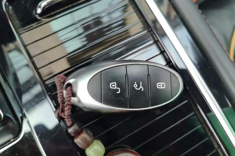 Used Bestune T99 2020 20TD Automatic Premium Edition Vehicle Key