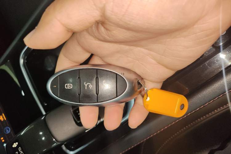 Used Bestune T99 2020 20TD Automatic Sport Premium Edition Vehicle Key