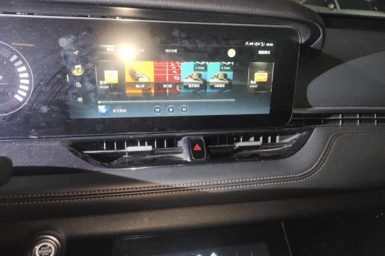 Used Bestune T99 2020 20TD Automatic Luxury Edition Audio And AC Panel