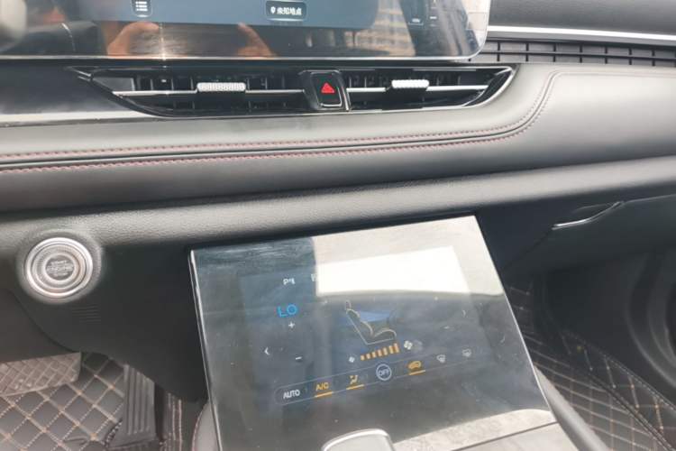 Used Bestune T99 2020 20TD Automatic Premium Edition Audio And AC Panel