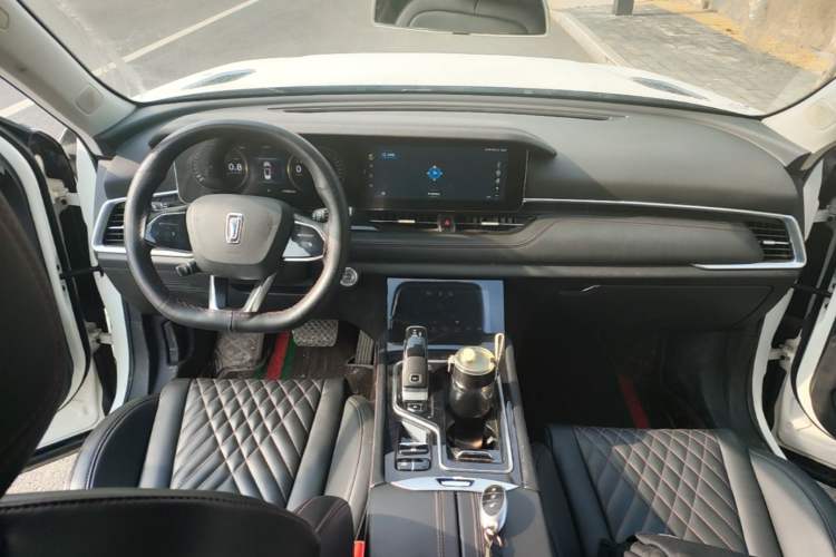 Used Bestune T99 2020 20TD Automatic Luxury Edition Center Console
