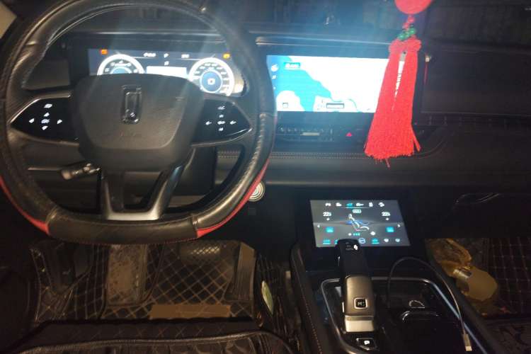 Used Bestune T99 2020 20TD Automatic Premium Edition Center Console